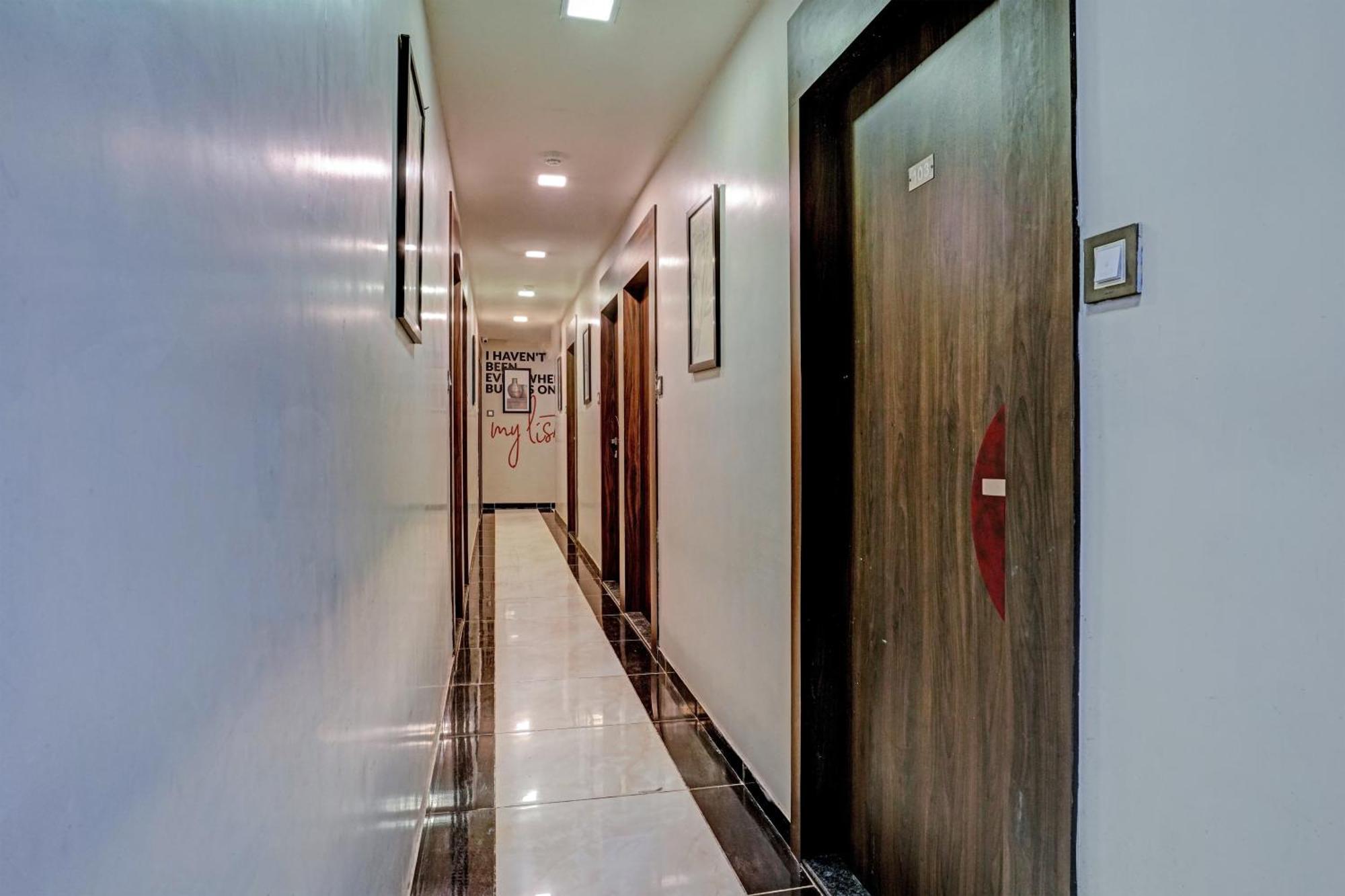 Hotel O Blue Inn Residence Near R City Mall Мумбаи Экстерьер фото