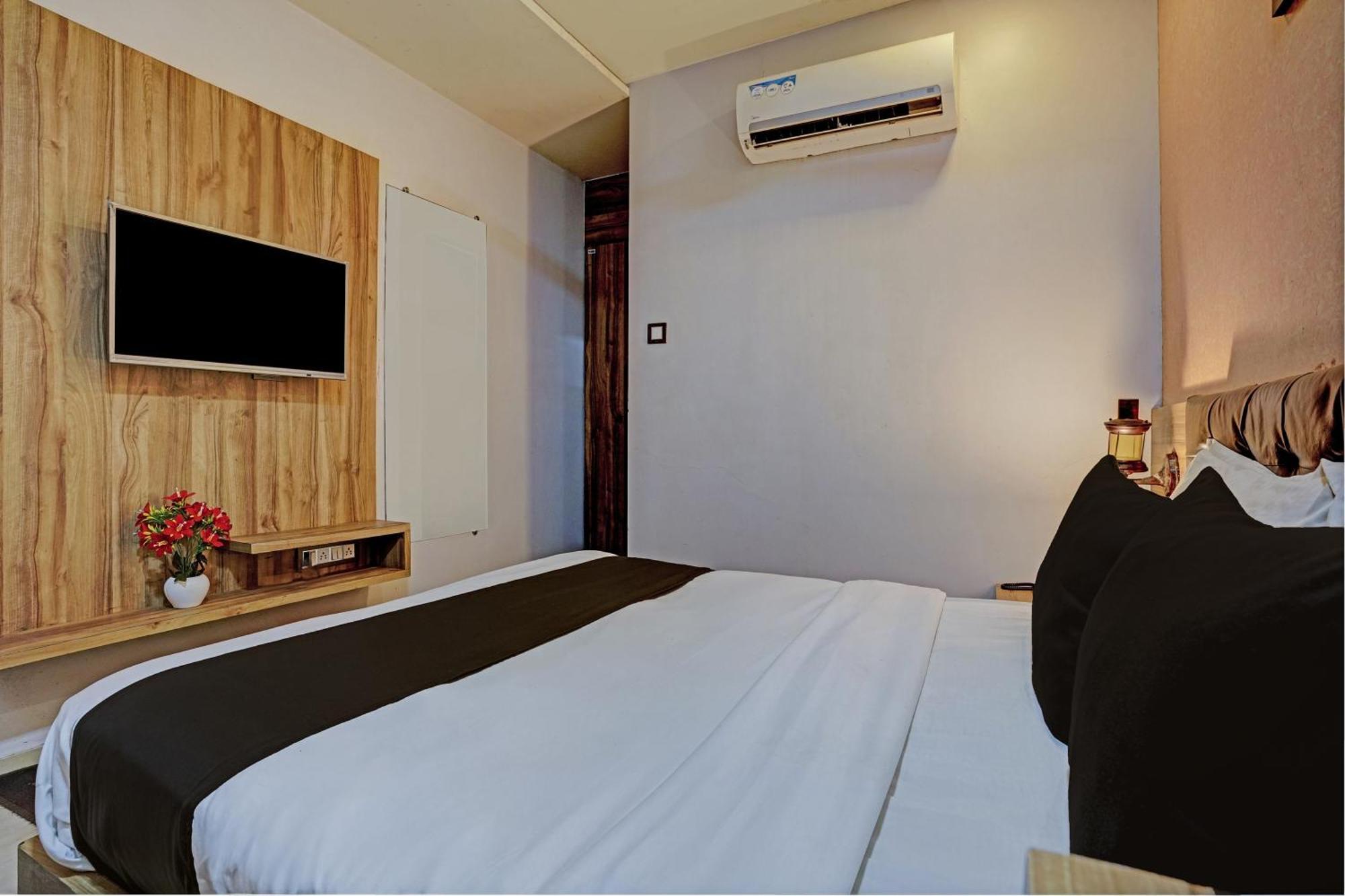 Hotel O Blue Inn Residence Near R City Mall Мумбаи Экстерьер фото