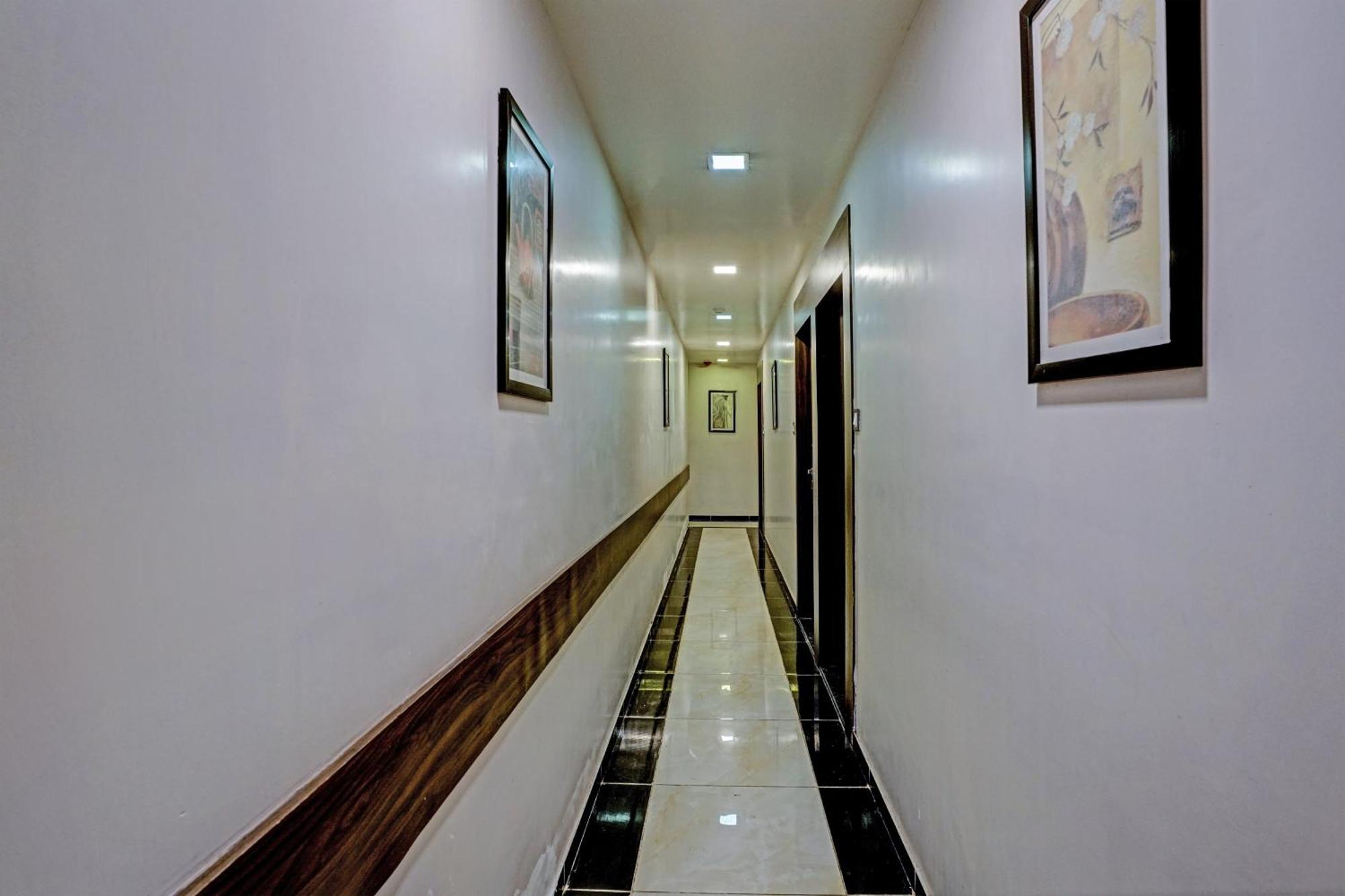 Hotel O Blue Inn Residence Near R City Mall Мумбаи Экстерьер фото